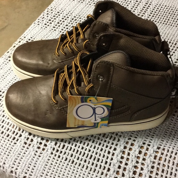 Boys Shoes - Picture 2 of 2